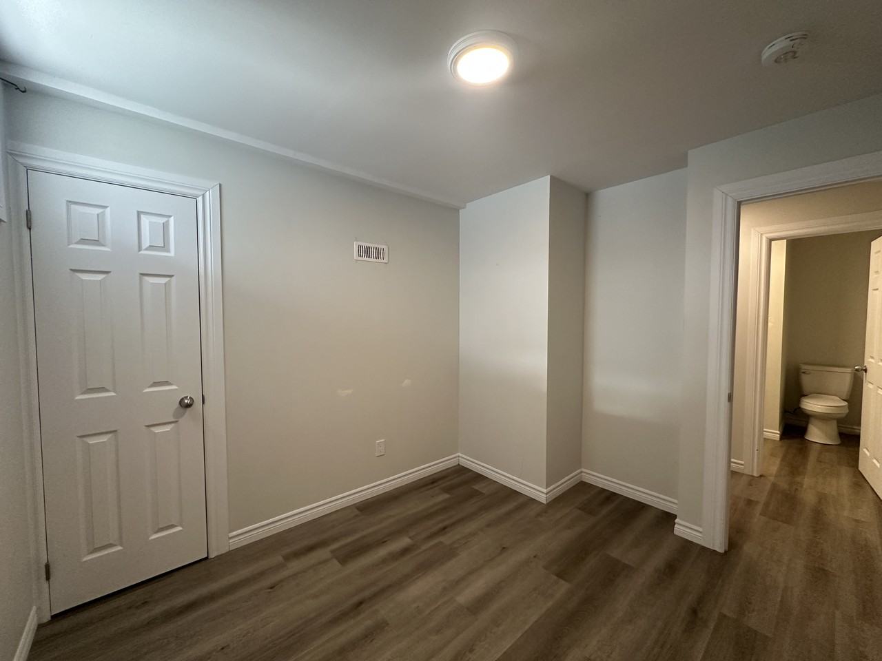 103 Ritson Rd S - Photo 6 of 10