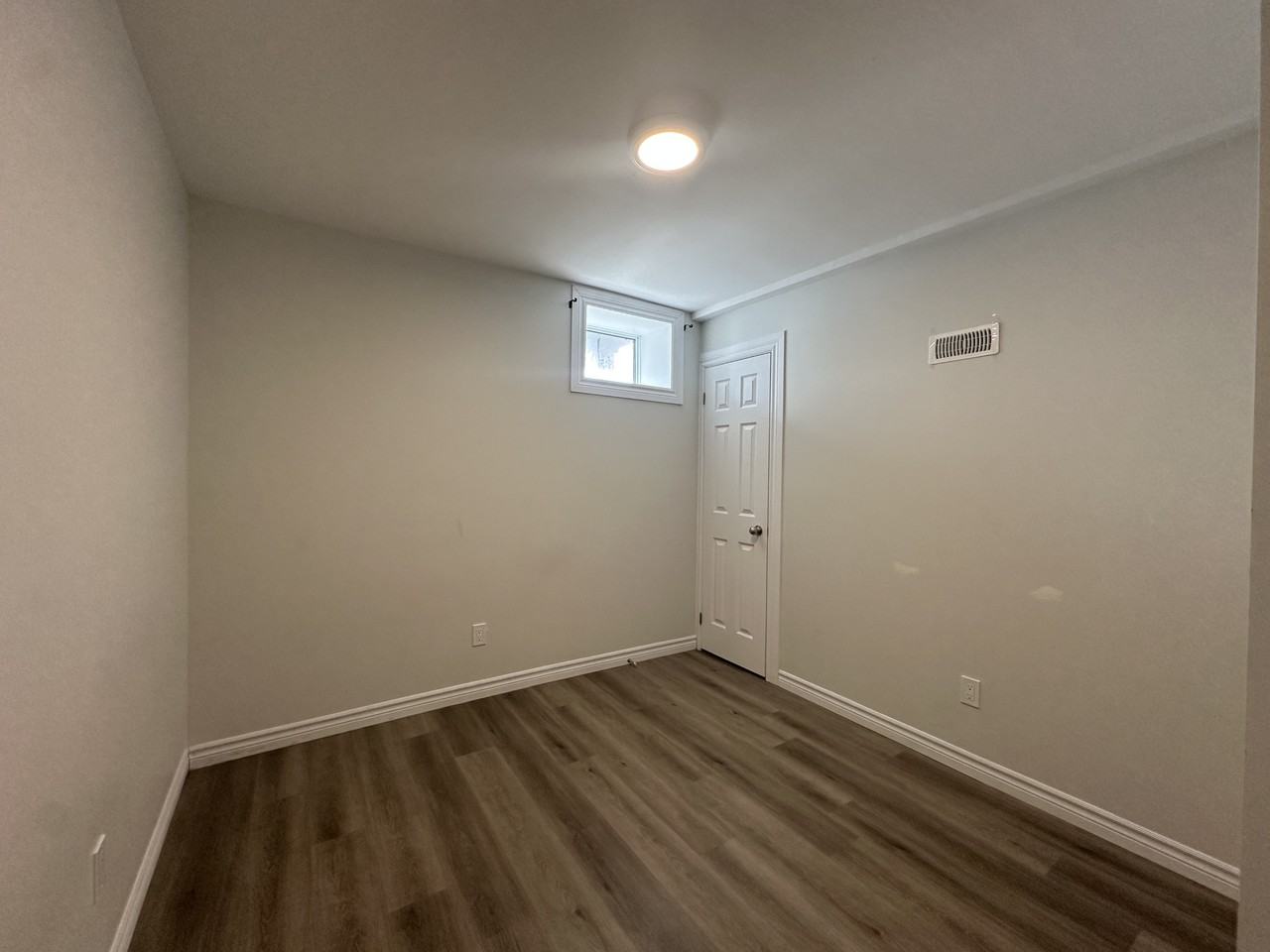 103 Ritson Rd S - Photo 7 of 10