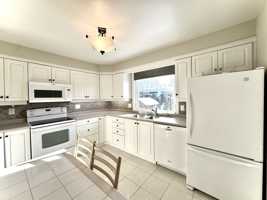 featured image of 2294 Wyandotte Dr