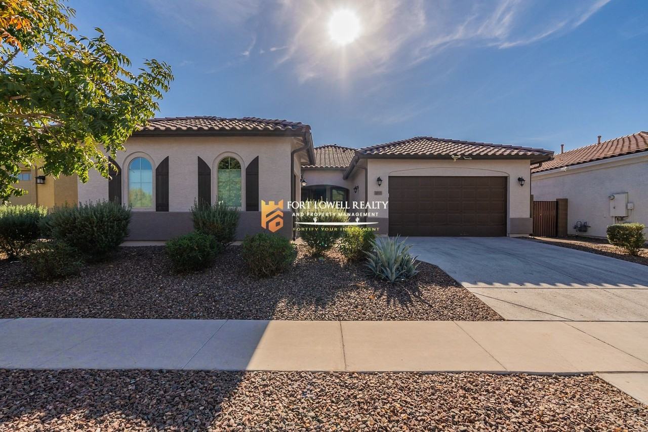 2811 W Pollack St - Photo 2 of 42