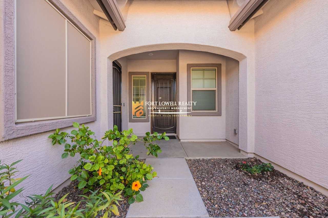 2811 W Pollack St - Photo 3 of 42