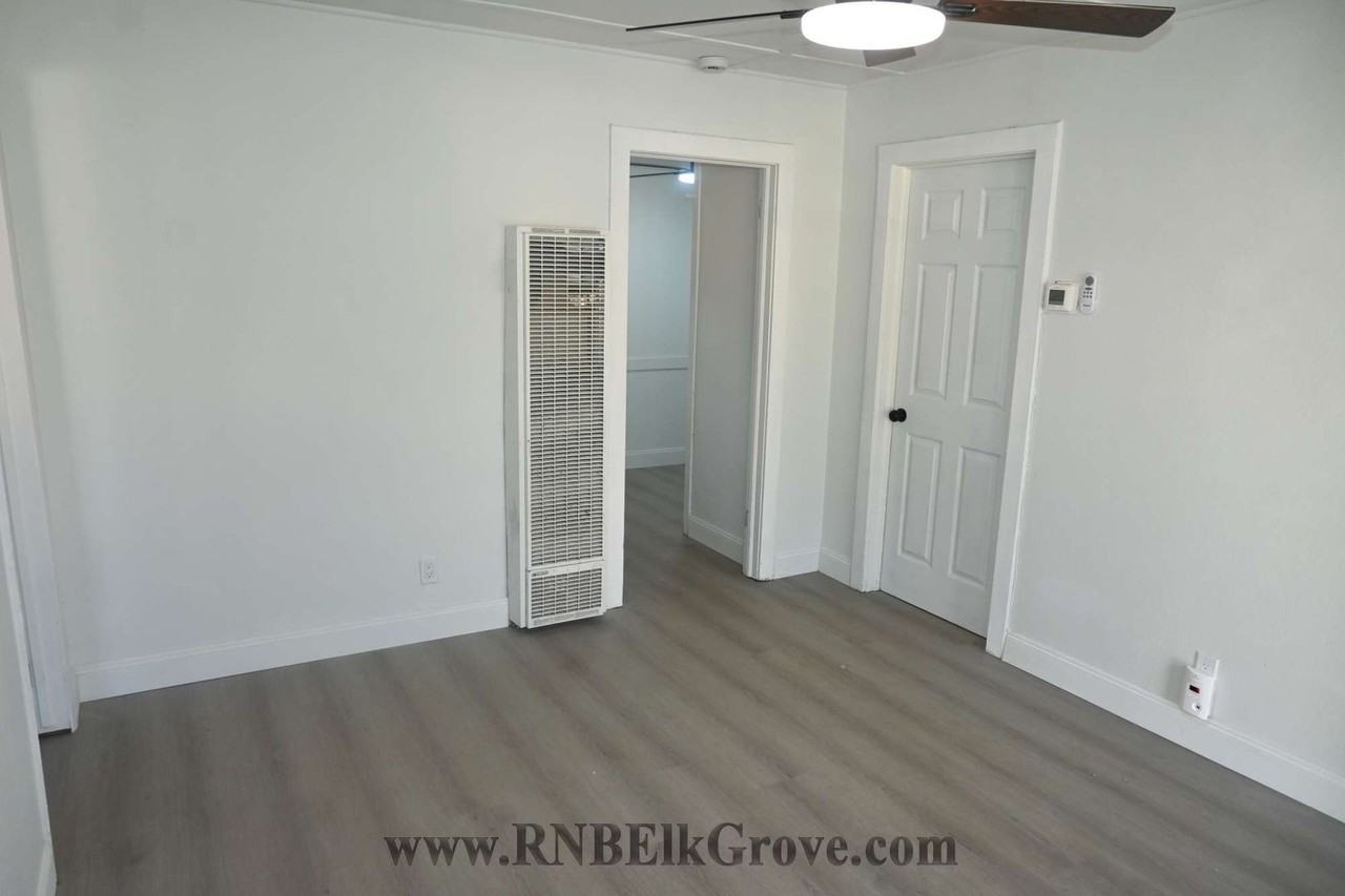 13342 E Church St - Photo 3 of 17