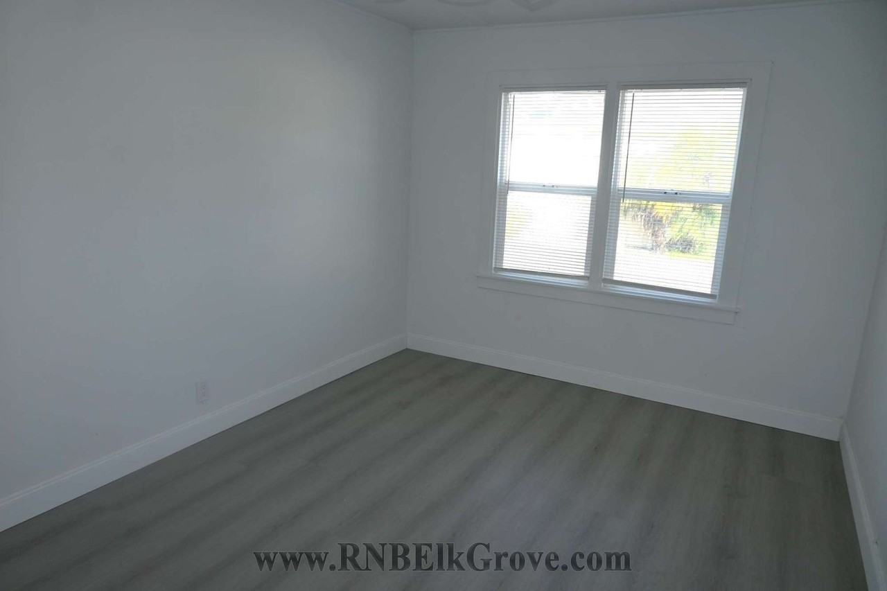 13342 E Church St - Photo 7 of 17