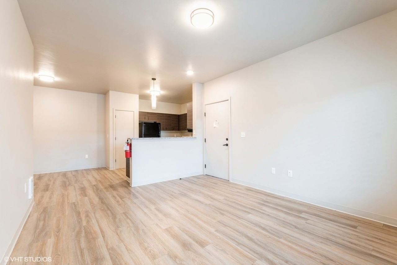 1950 Jefferson Blvd #307 - Photo 4 of 15