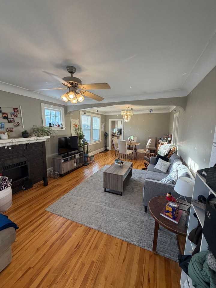 2507 Jefferson St - Photo 4 of 25