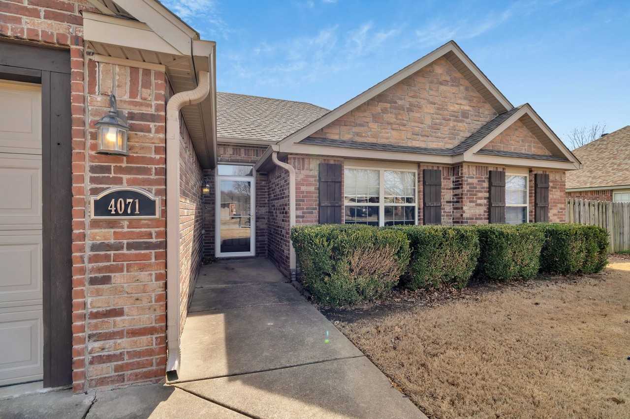 4071 W Song Bird Pl - Photo 2 of 18