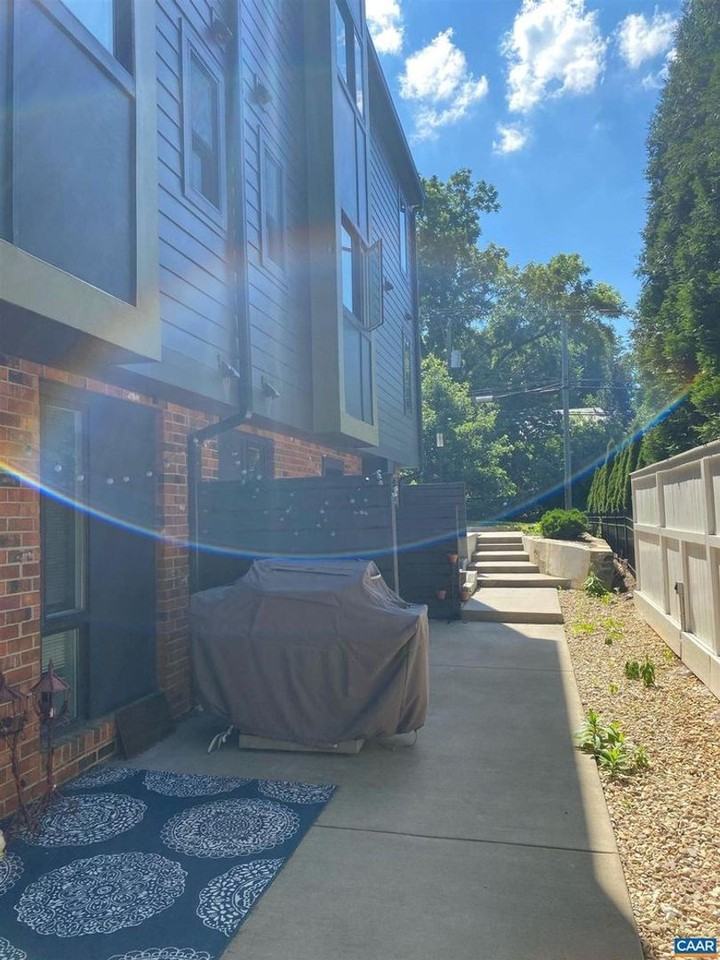 630 Park Lane - Photo 2 of 14