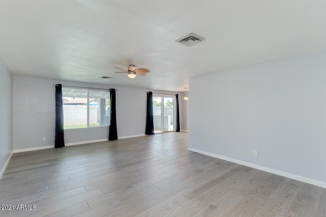 1404 W Colt Rd - Photo 5 of 36