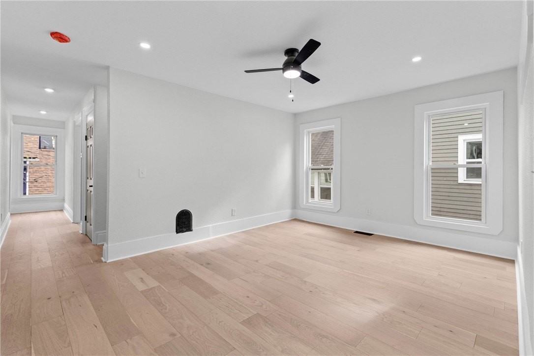 26 Rowley St - Photo 5 of 19