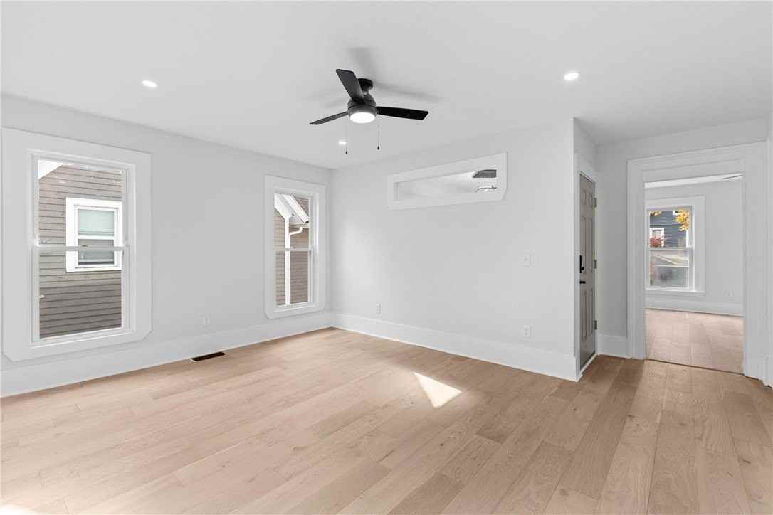 26 Rowley St - Photo 6 of 19