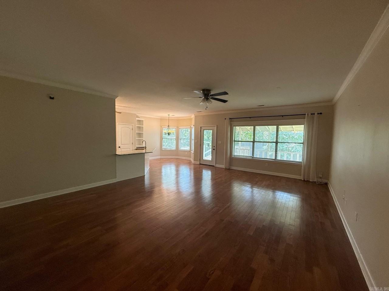 8705 Wingate Dr - Photo 4 of 25