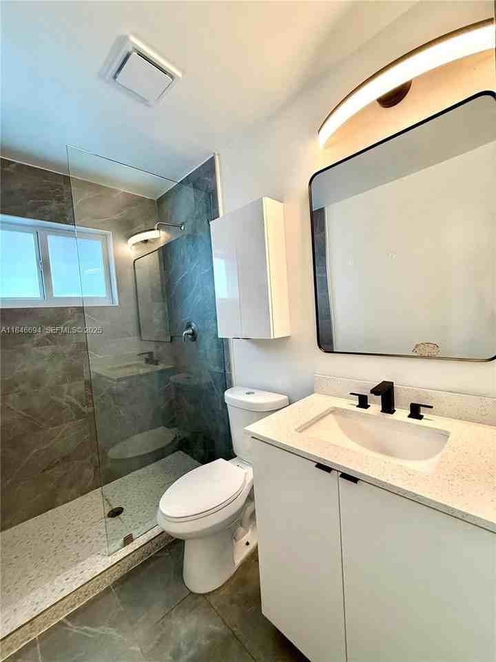 3532 Northwest 6th Street - Photo 2 of 11