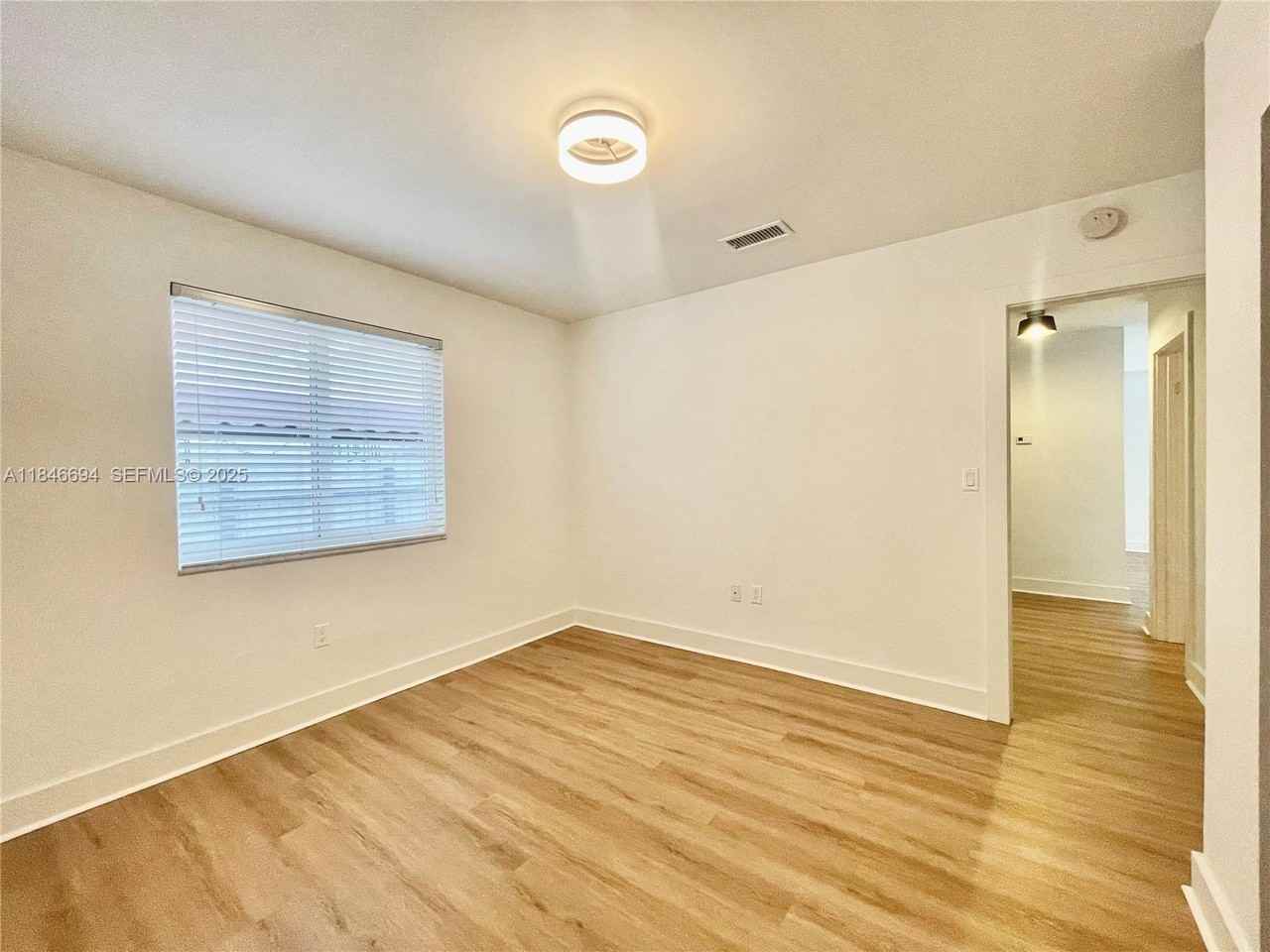 3532 Northwest 6th Street - Photo 7 of 11