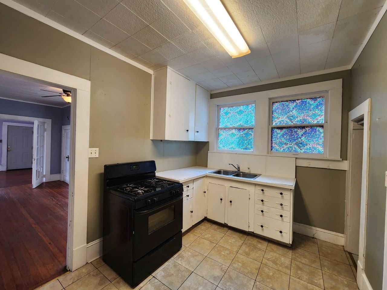 1621 Stephens Ave - Photo 3 of 6