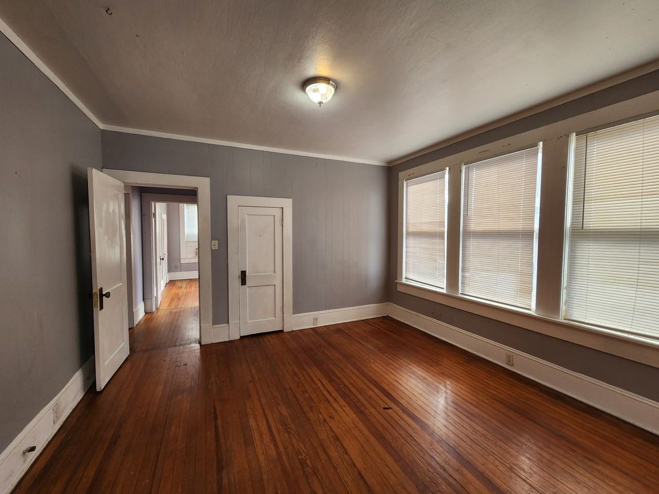 1621 Stephens Ave - Photo 4 of 6