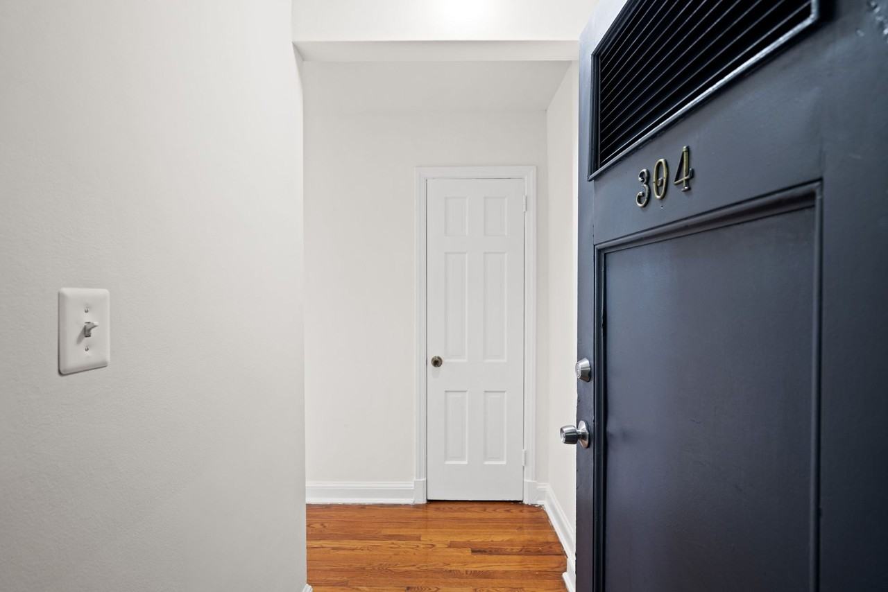 43RD FLATS - Photo 4 of 34