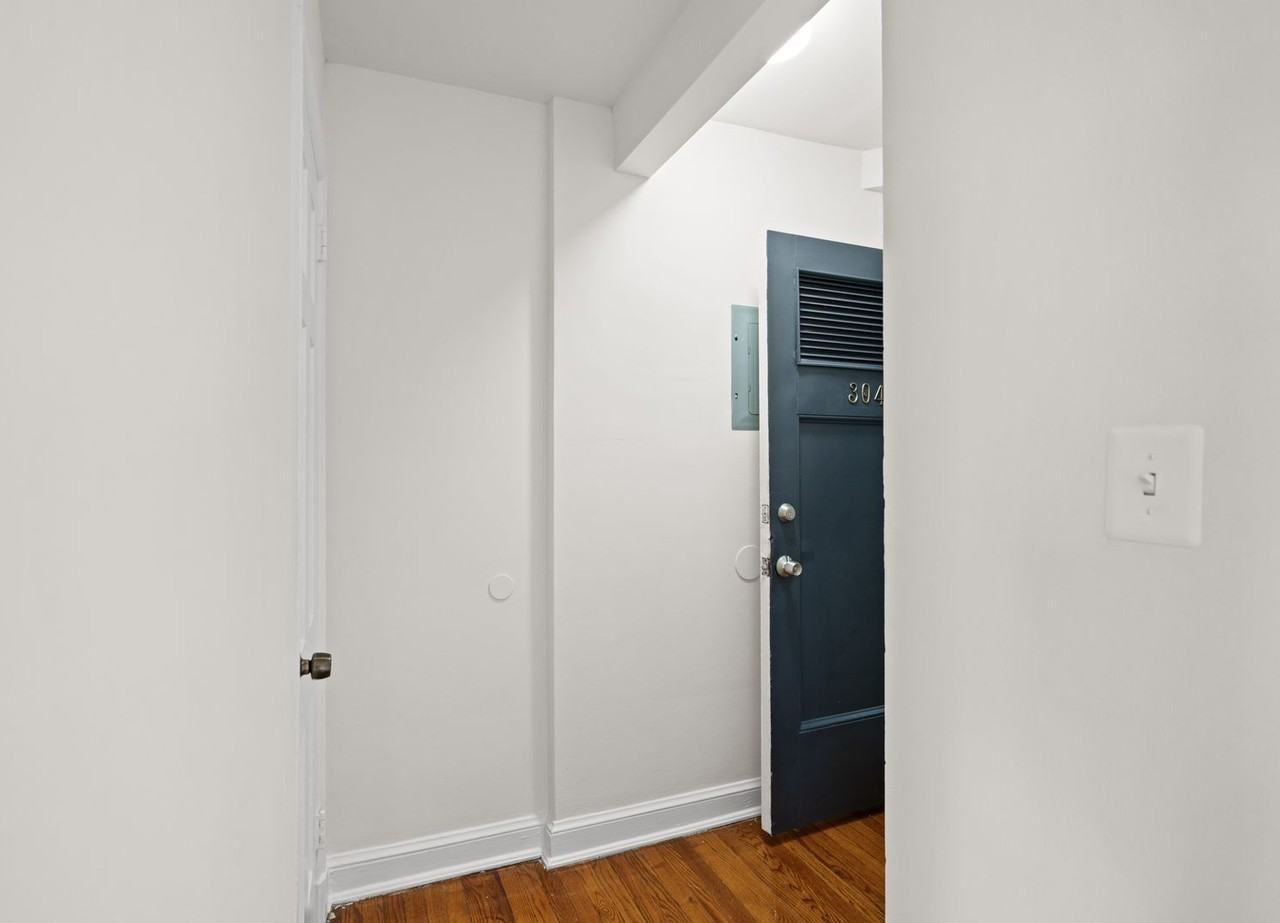 43RD FLATS - Photo 3 of 15