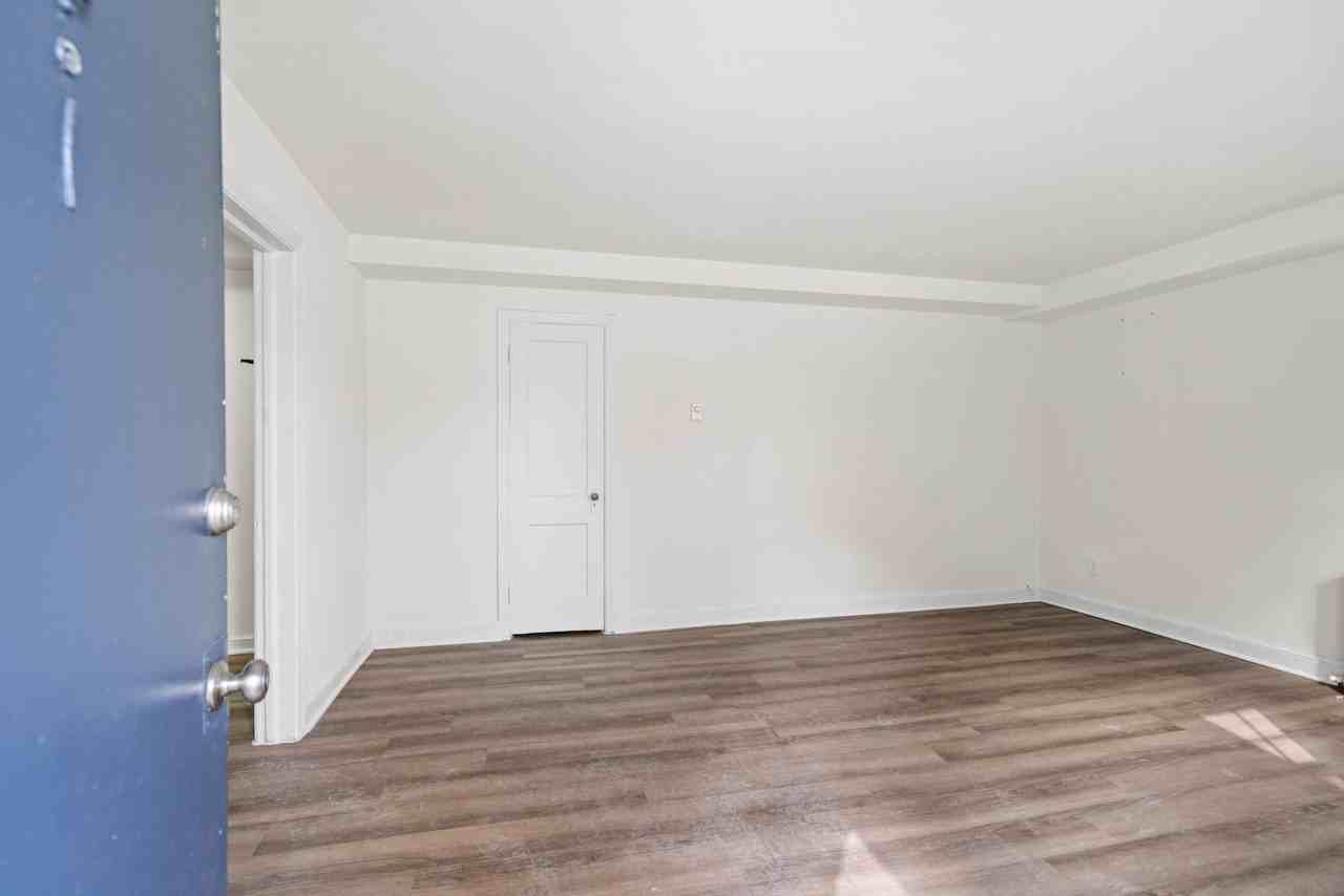 Red Top Flats - Photo 4 of 17