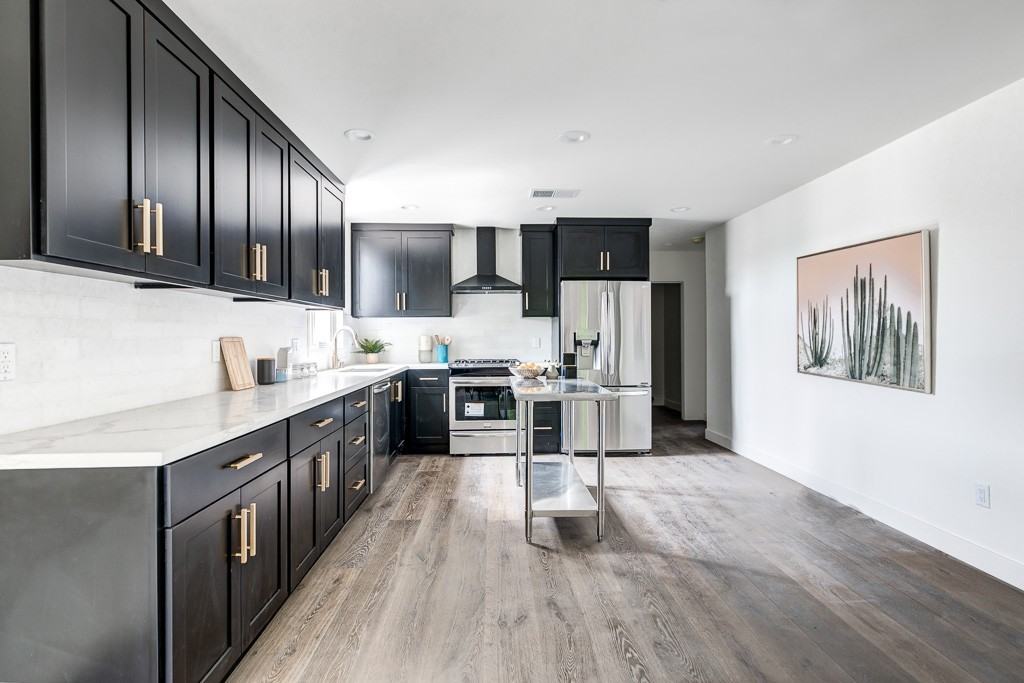 5612 Saturn St - Photo 4 of 15