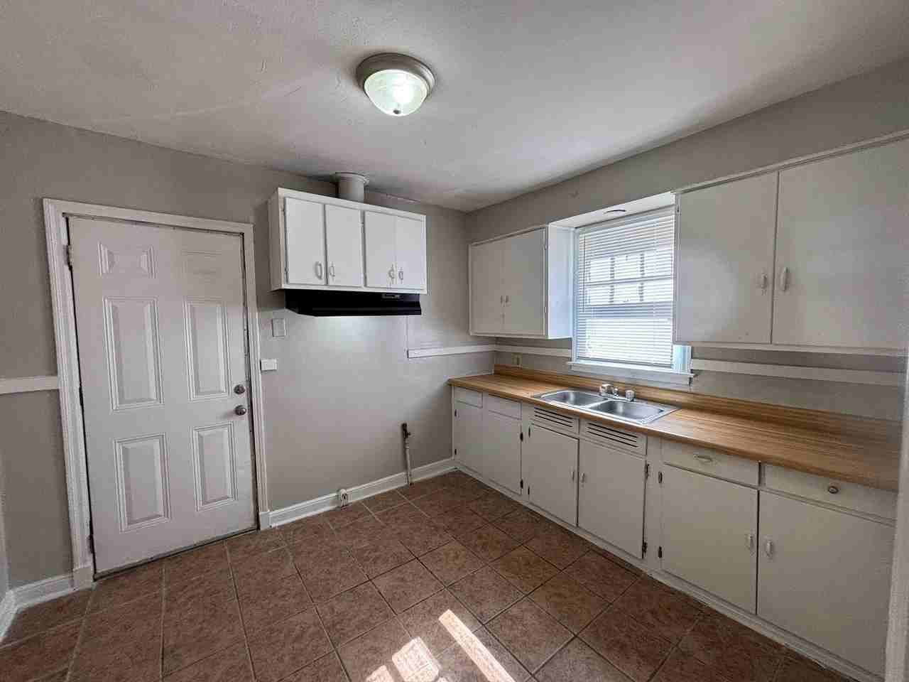 3733 Vernon Ave - Photo 7 of 13