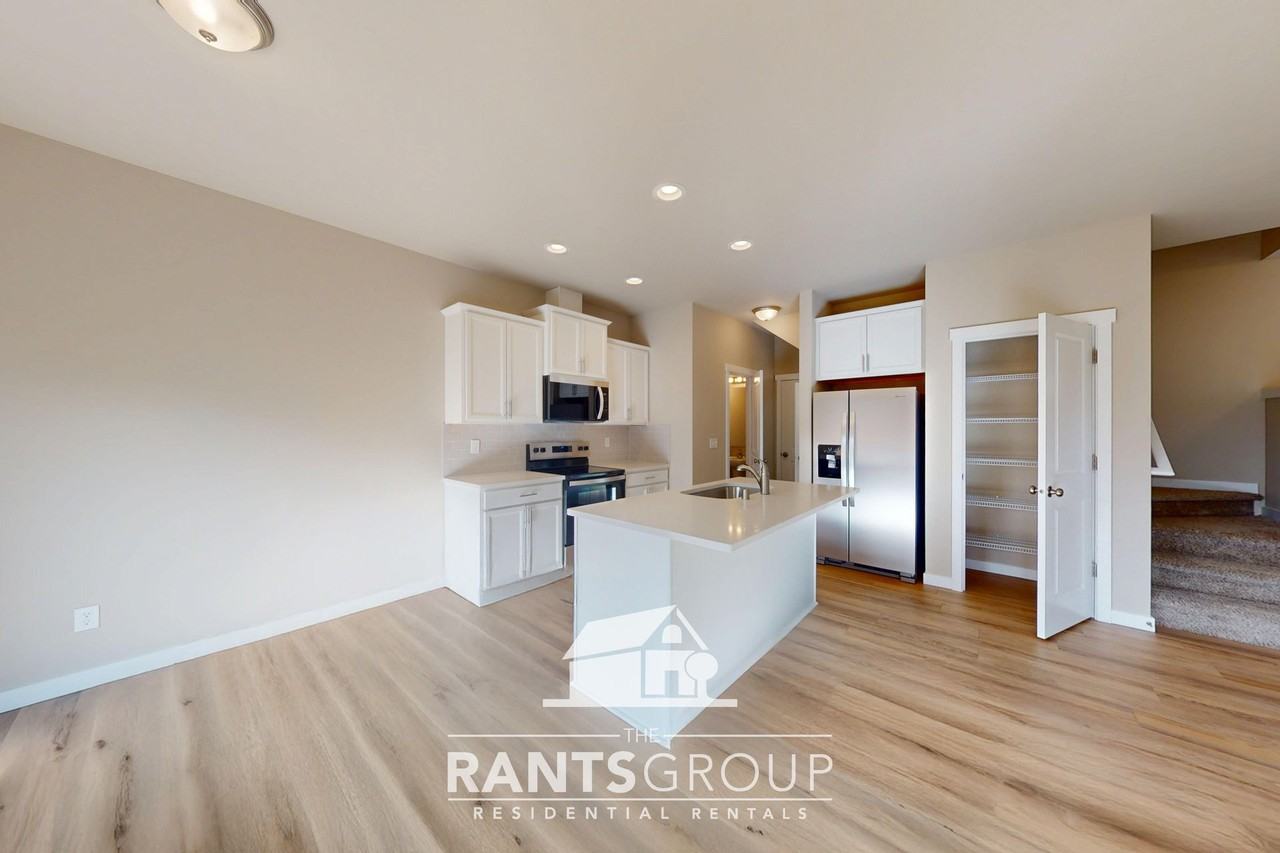 Leah's Landing - Photo 2 of 10