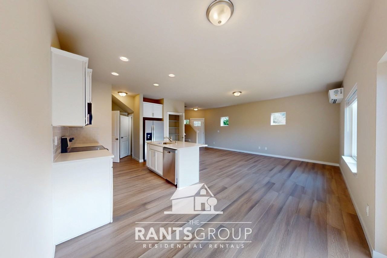 Leah's Landing - Photo 5 of 10