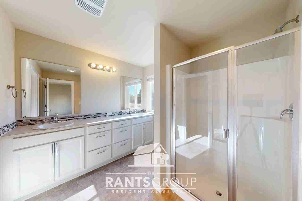 Leah's Landing - Photo 7 of 10