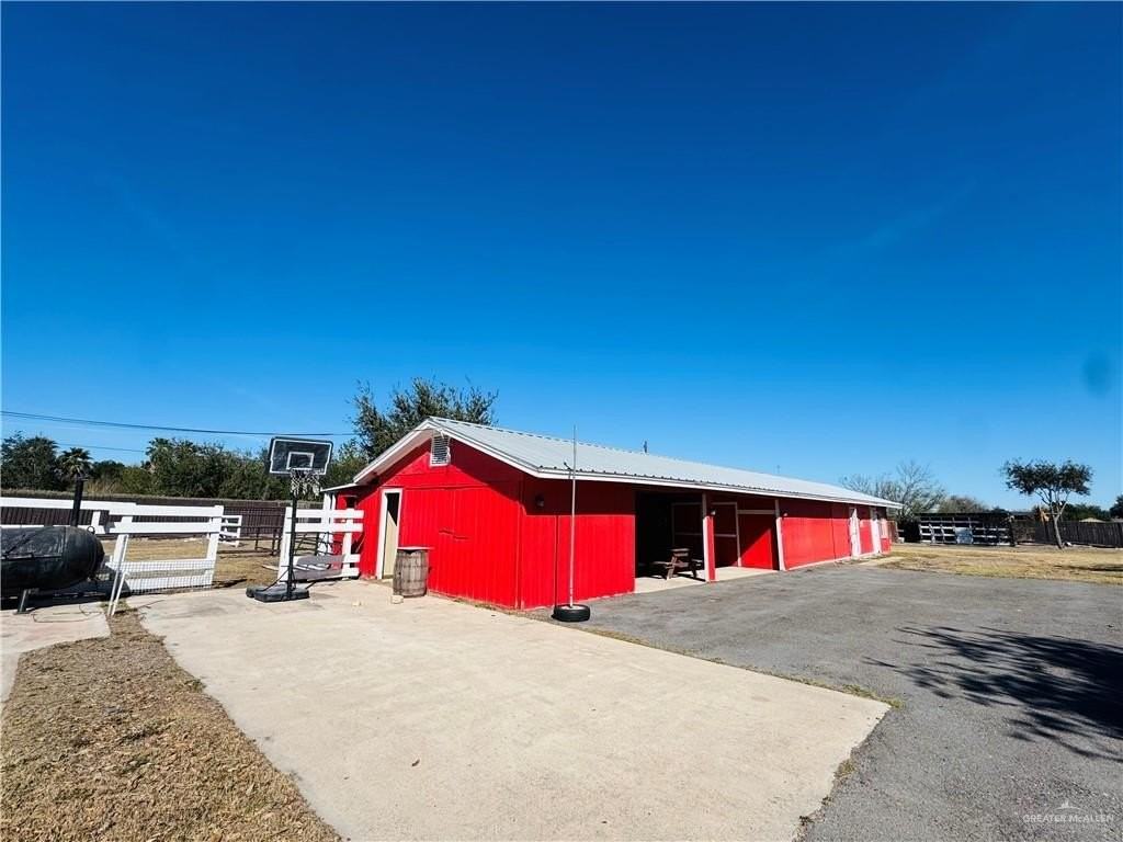 8014 N Shary Rd - Photo 2 of 21