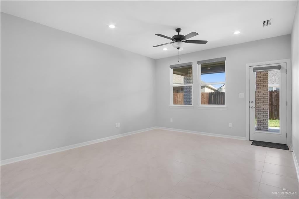 2604 N Plumbago Ave - Photo 7 of 20