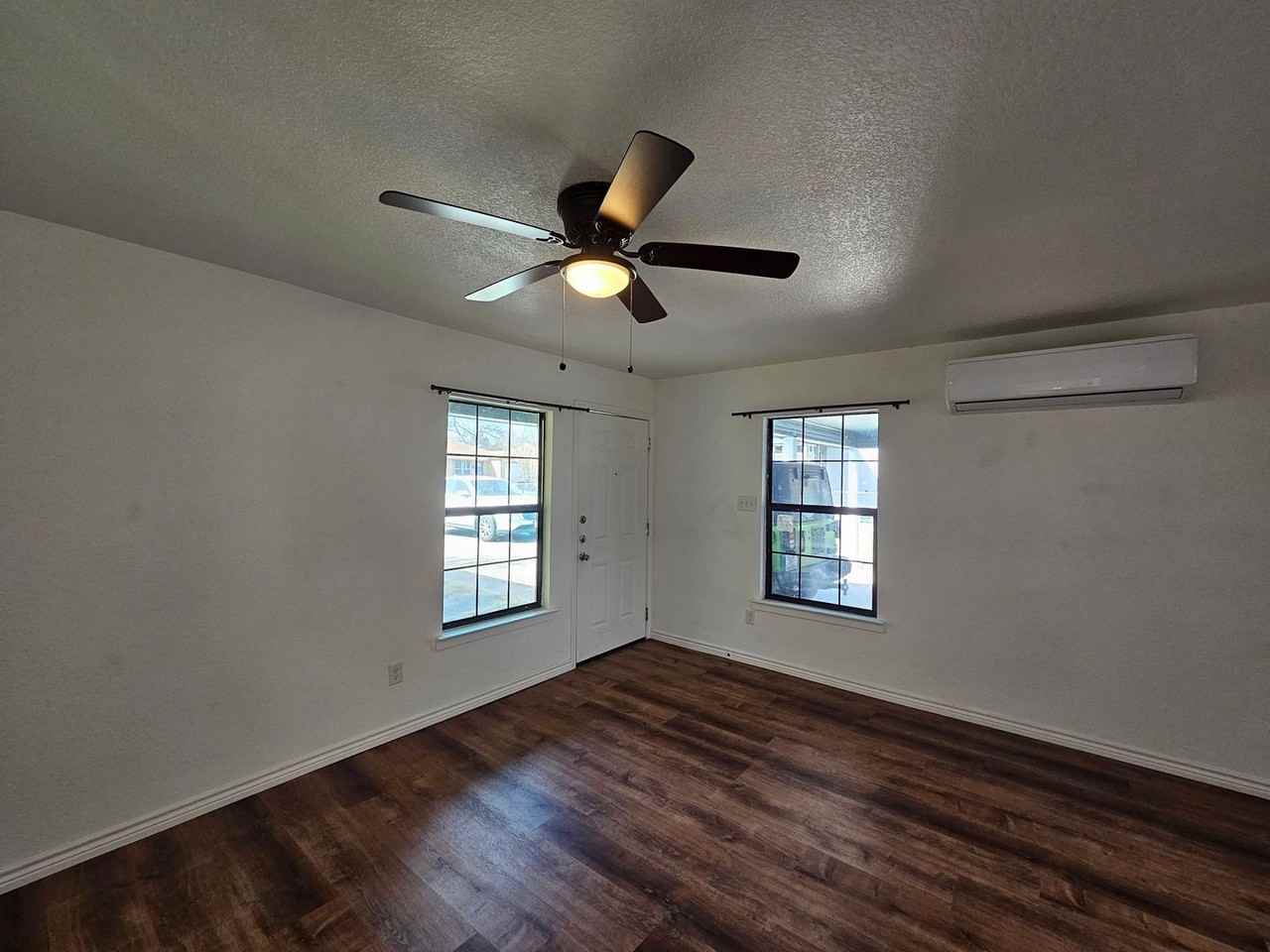 1905 Alamo Ave - Photo 2 of 12