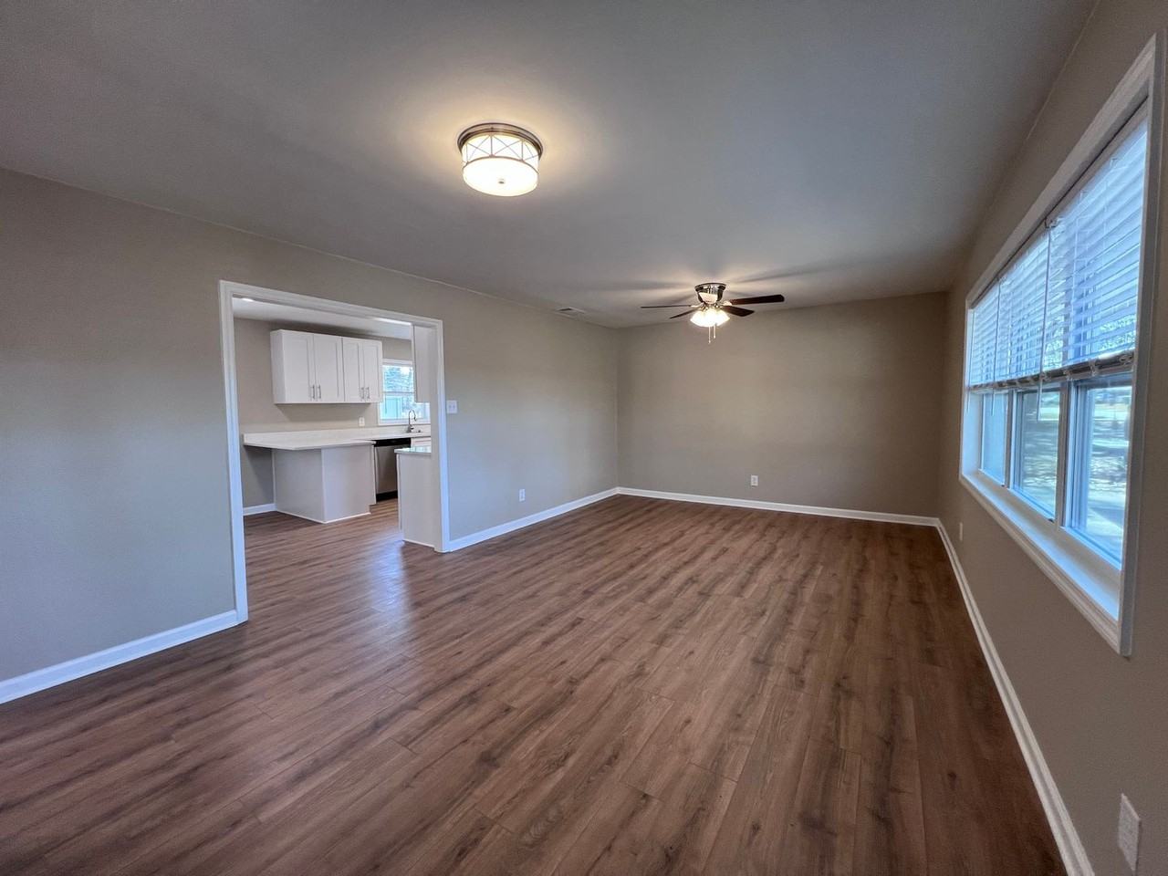 220 Phillips Ave - Photo 6 of 28