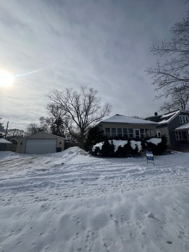 332 W 19th St - Photo 2 of 11