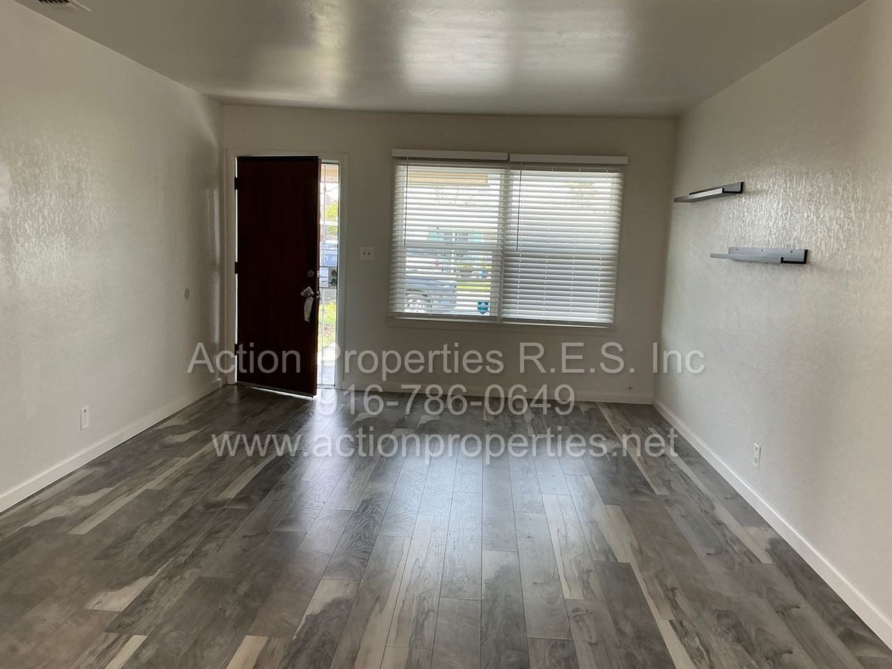 2524 Anna Way - Photo 3 of 11