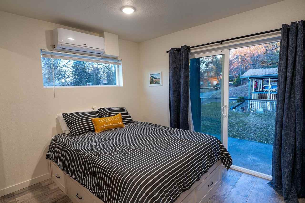 Easy Street Townhomes - Photo 7 of 11