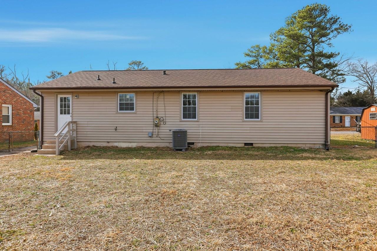 104 Sadler Ave - Photo 5 of 40