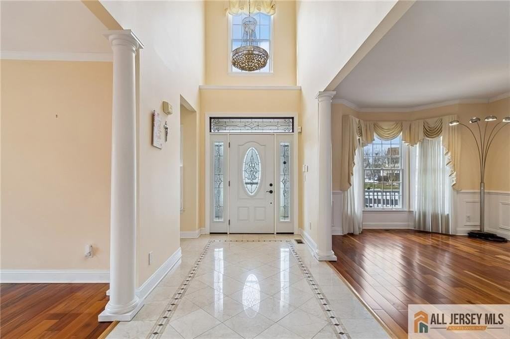 10 Chamberlin Ct - Photo 3 of 42