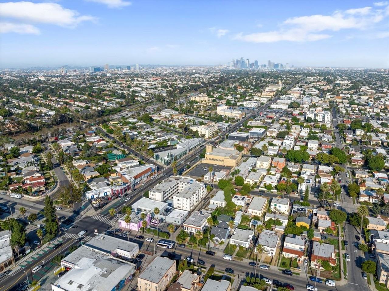 2616-2618 Buckingham Rd - Photo 2 of 3