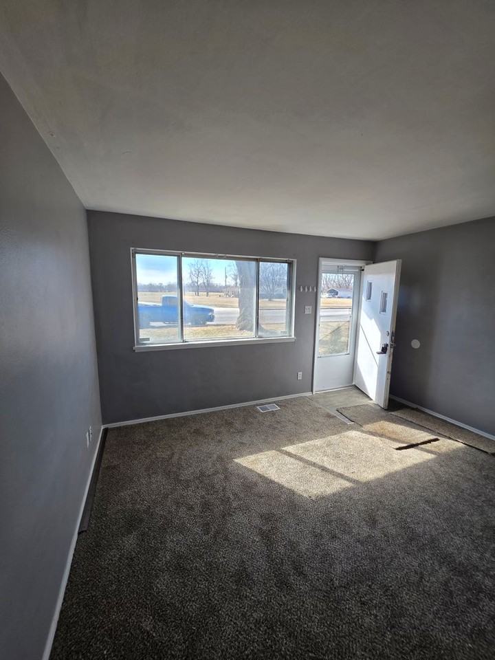 2125 Jerome Ln - Photo 5 of 5