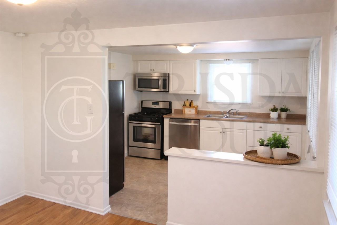 2383 - Photo 4 of 20