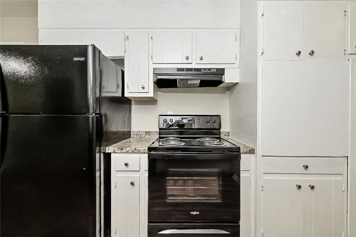 7015 Knollwood Dr - Photo 6 of 15