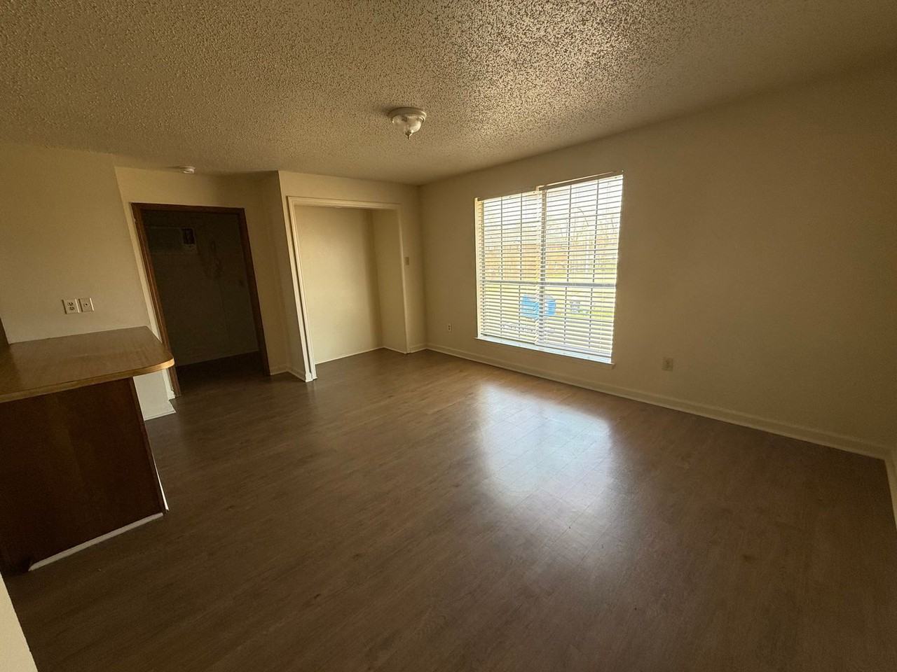 DM 8070 NED AVE. - Photo 2 of 14