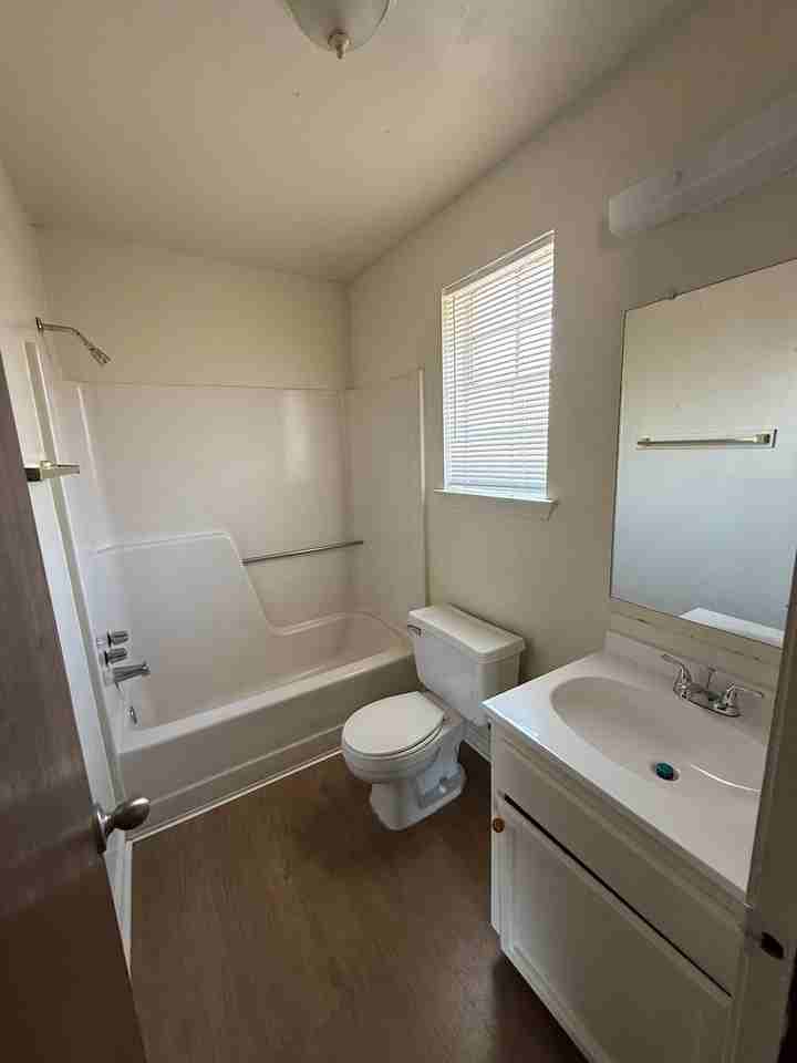 DM 8070 NED AVE. - Photo 5 of 14