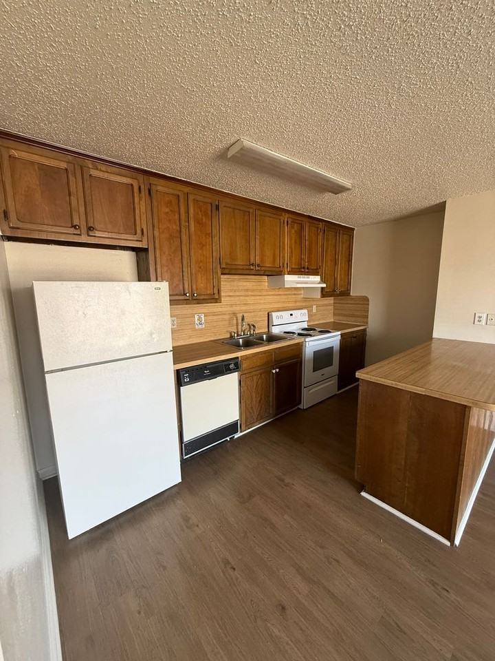 DM 8070 NED AVE. - Photo 6 of 14