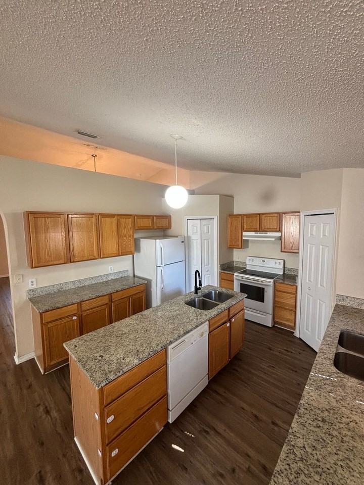 31 Flatfish Dr - Photo 3 of 15