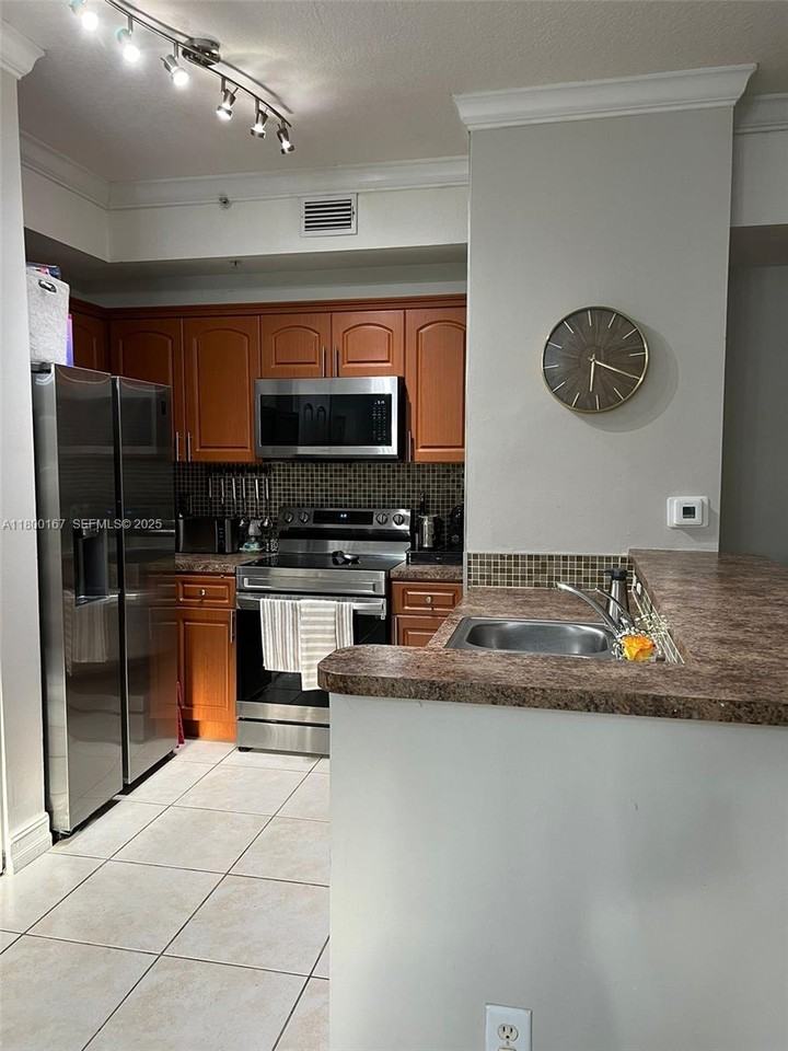 7300 Northwest 114th Avenue ##105 - Photo 3 of 13