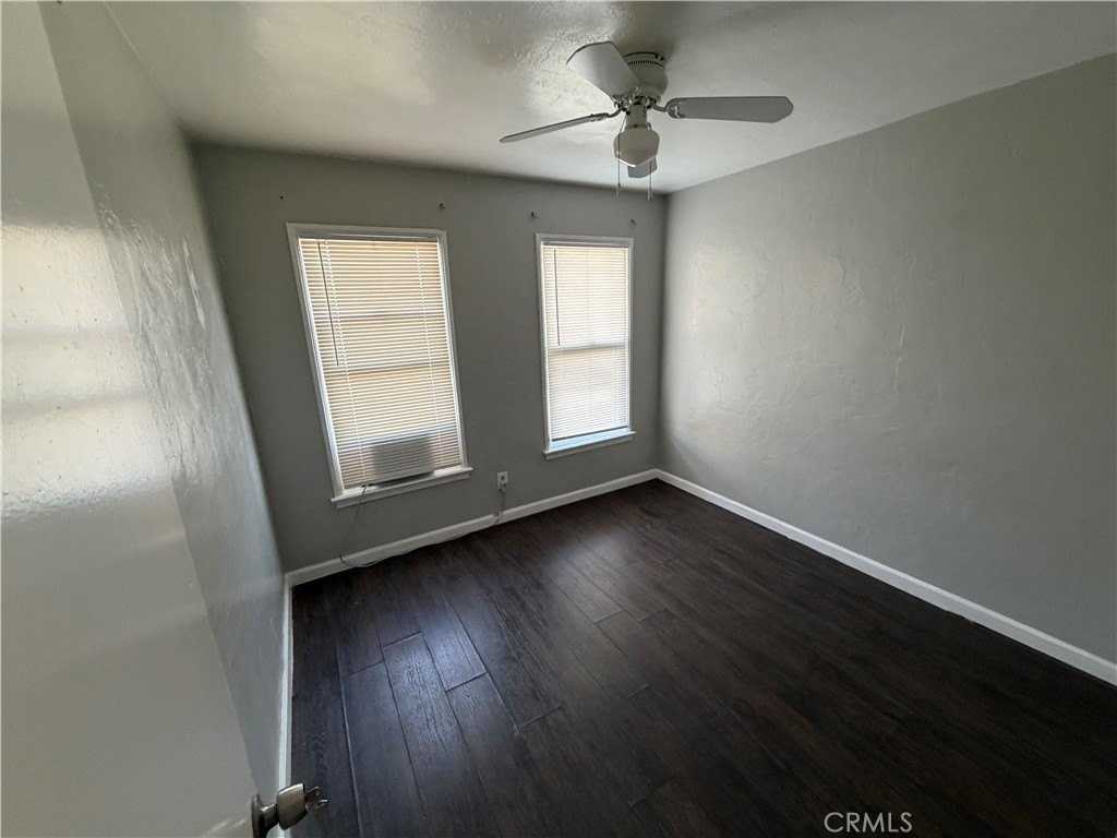 8529 Oleander Ave #4 - Photo 4 of 12