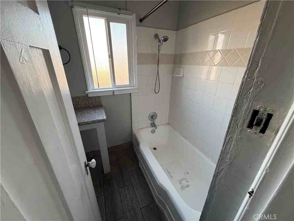 8529 Oleander Ave #4 - Photo 7 of 12