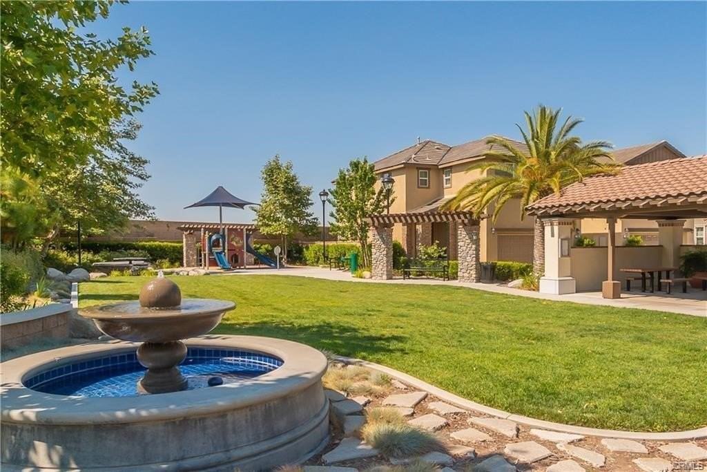 663 Huron Pl - Photo 2 of 12