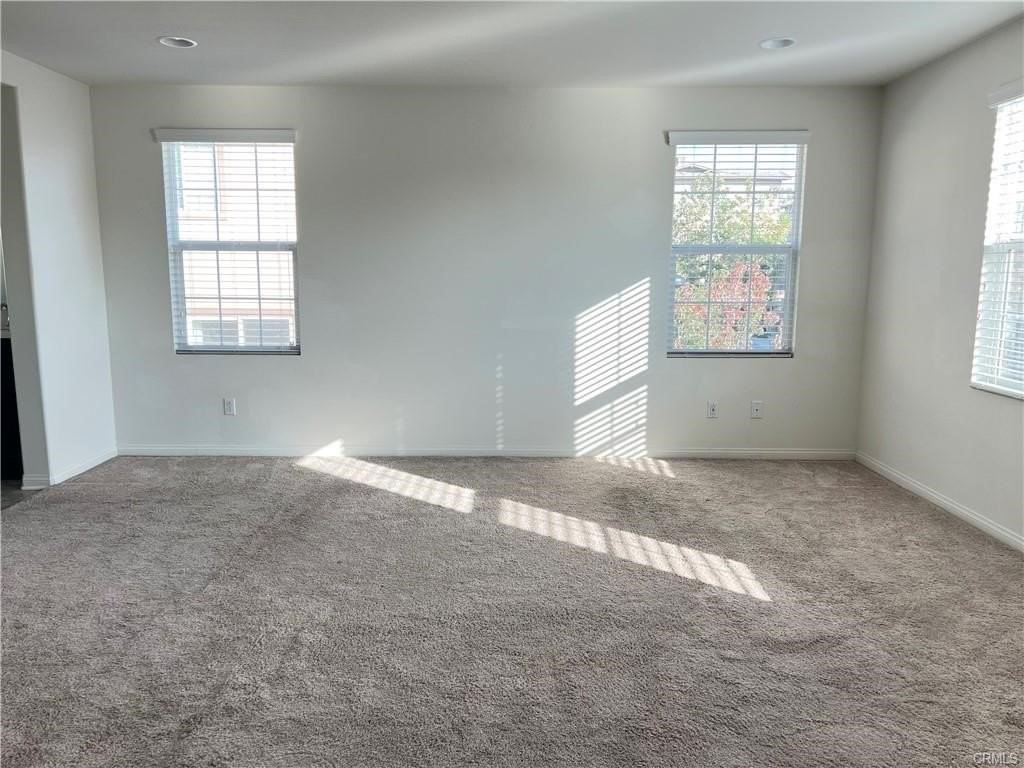 663 Huron Pl - Photo 7 of 12