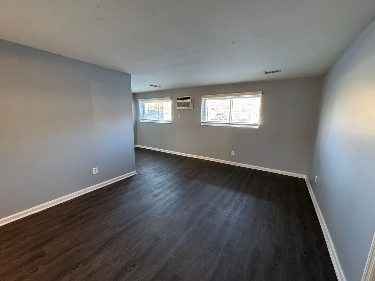 9126 E 10th St - Photo 3 of 19